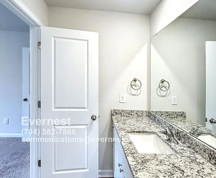 2108 Willow Glen Dr — Photo 6