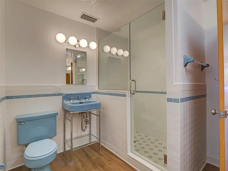 305 Sunset Dr — Photo 16
