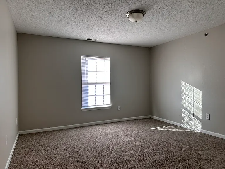 Middle Bedroom