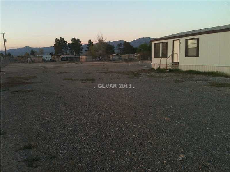 2nd image of 1920 E Pioche St
