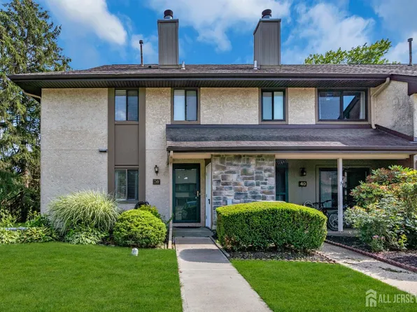 39 Hampshire Dr, Plainsboro, NJ 08536