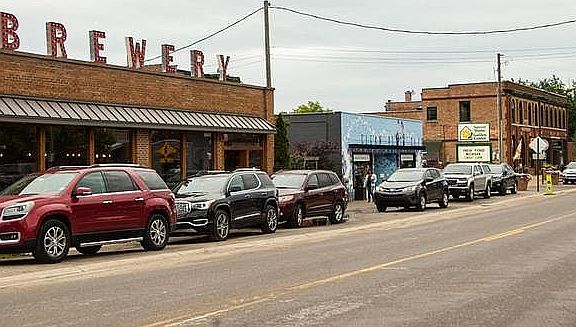 5th image of Holloway Dr