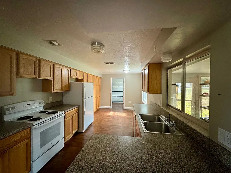 632 W Buttonbush Dr — Photo 3