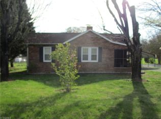 4236 Robertson Dr, Winston Salem, NC 27101