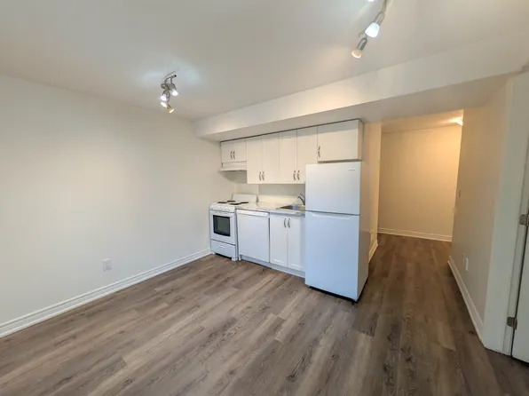 36 Viger Dr #B, Welland, ON L3B 0E3