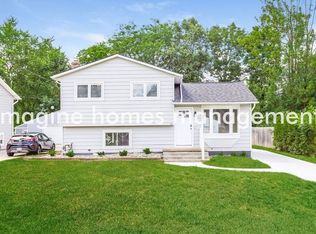 915 Lloyd Ave, Aurora, OH 44202