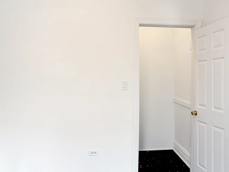 2025 W 35th St #2F — Photo 41