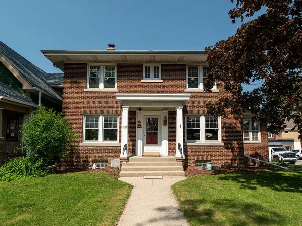 2105 South 77th STREET, West Allis, WI 53219