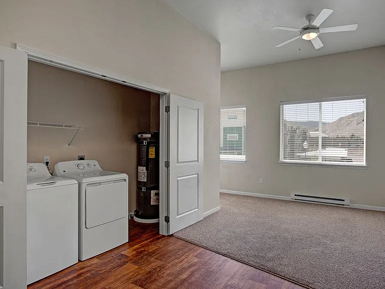 600 Riverside — Photo 18
