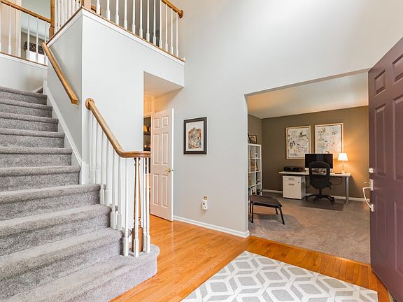 3rd image of 119 Bohemian Dr