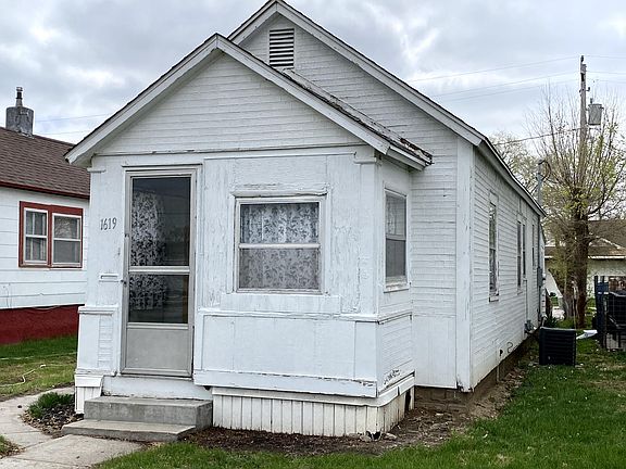 2nd image of 1619 Avenue B
