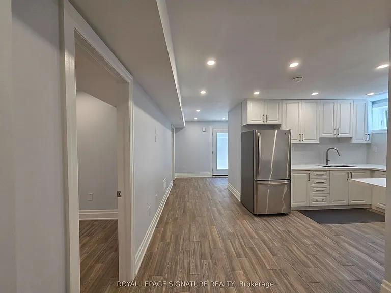33 Ingleside Dr #LOWER — Photo 10