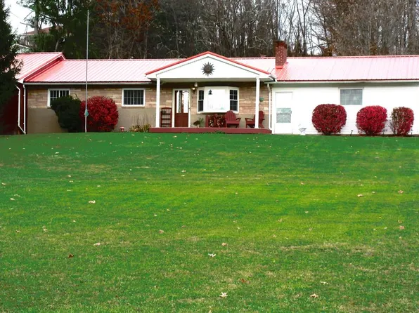 402 East Dr, Princeton, WV 24740