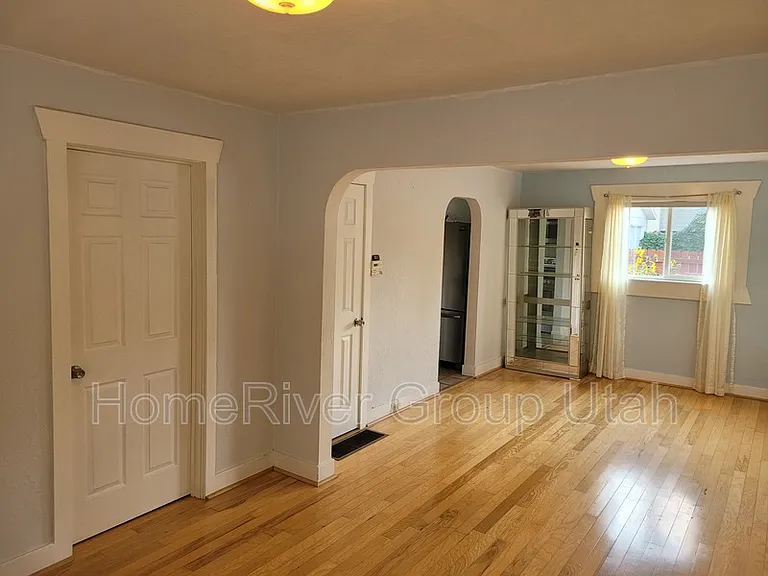 417 E Cleveland Ave — Photo 5