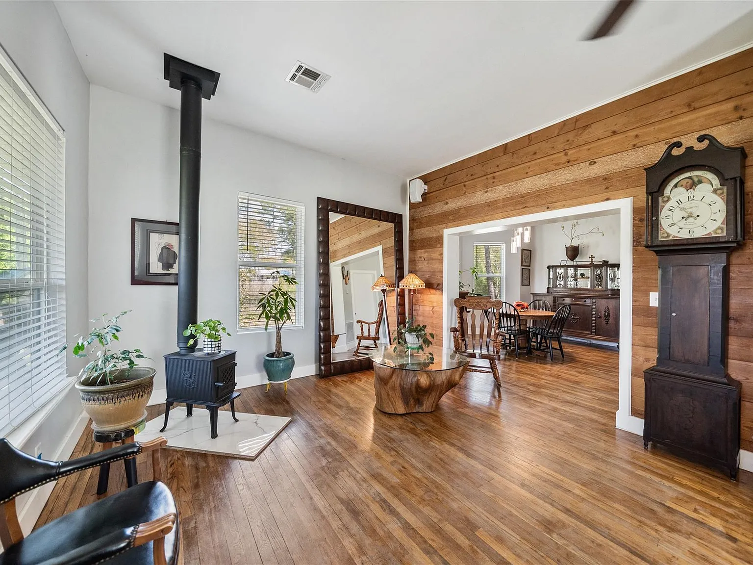 2 bed, 2.0 bath, 1296 sqft, $2,200 — Photo 3