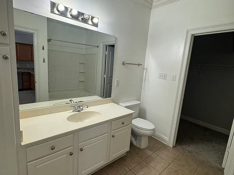 5204 Arlington Ln — Photo 9