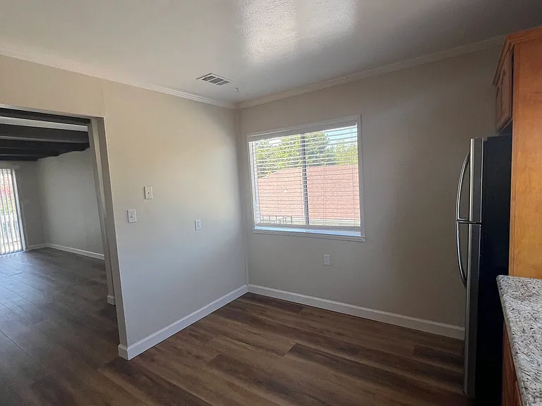 3851 Vineyard Ave #B — Photo 6