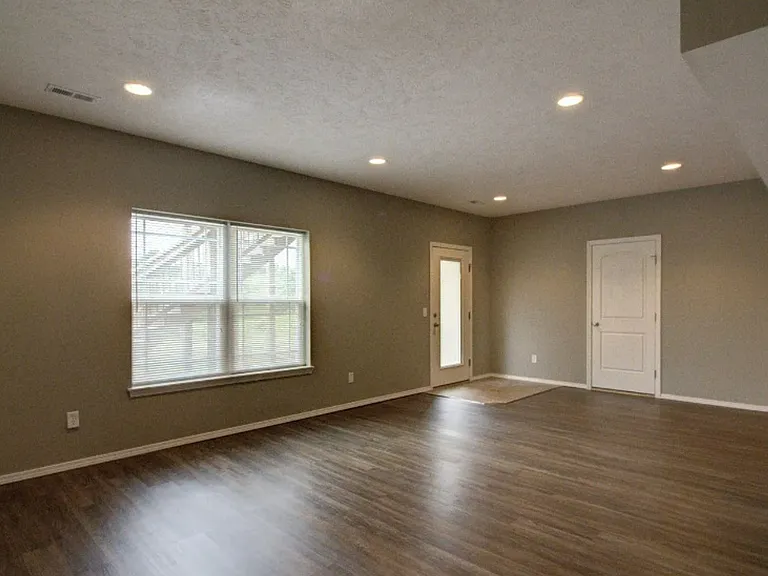 2460 W Spring Water St — Photo 4