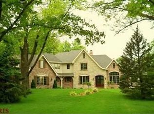2511 Town And Country Ln, Saint Louis, MO 63131