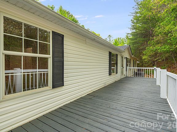 3rd image of 90 High Point Rd