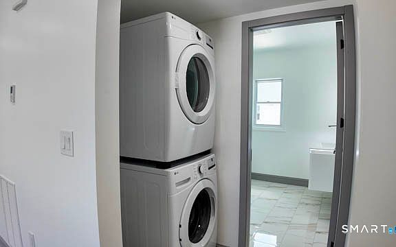 5th image of 128 Jewett St #2