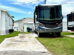 19 Montego Dr, Palmetto, FL 34221