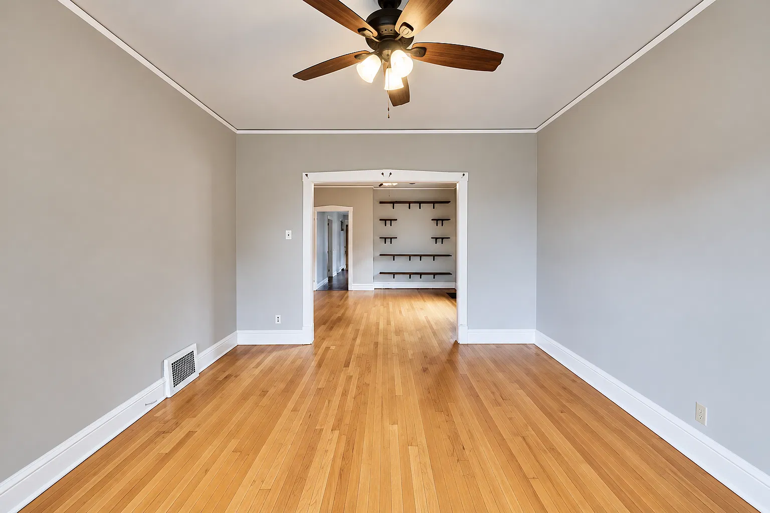 2 bed, 1092 sqft, $2,200 — Photo 3
