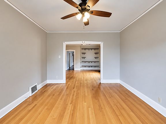 3rd image of 4950 W Gunnison St #2