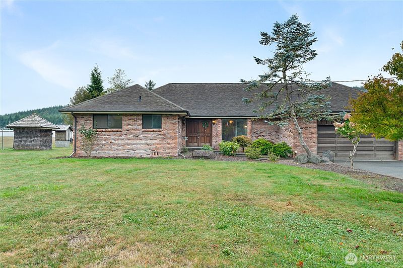 3rd image of 989 Stanford Drive