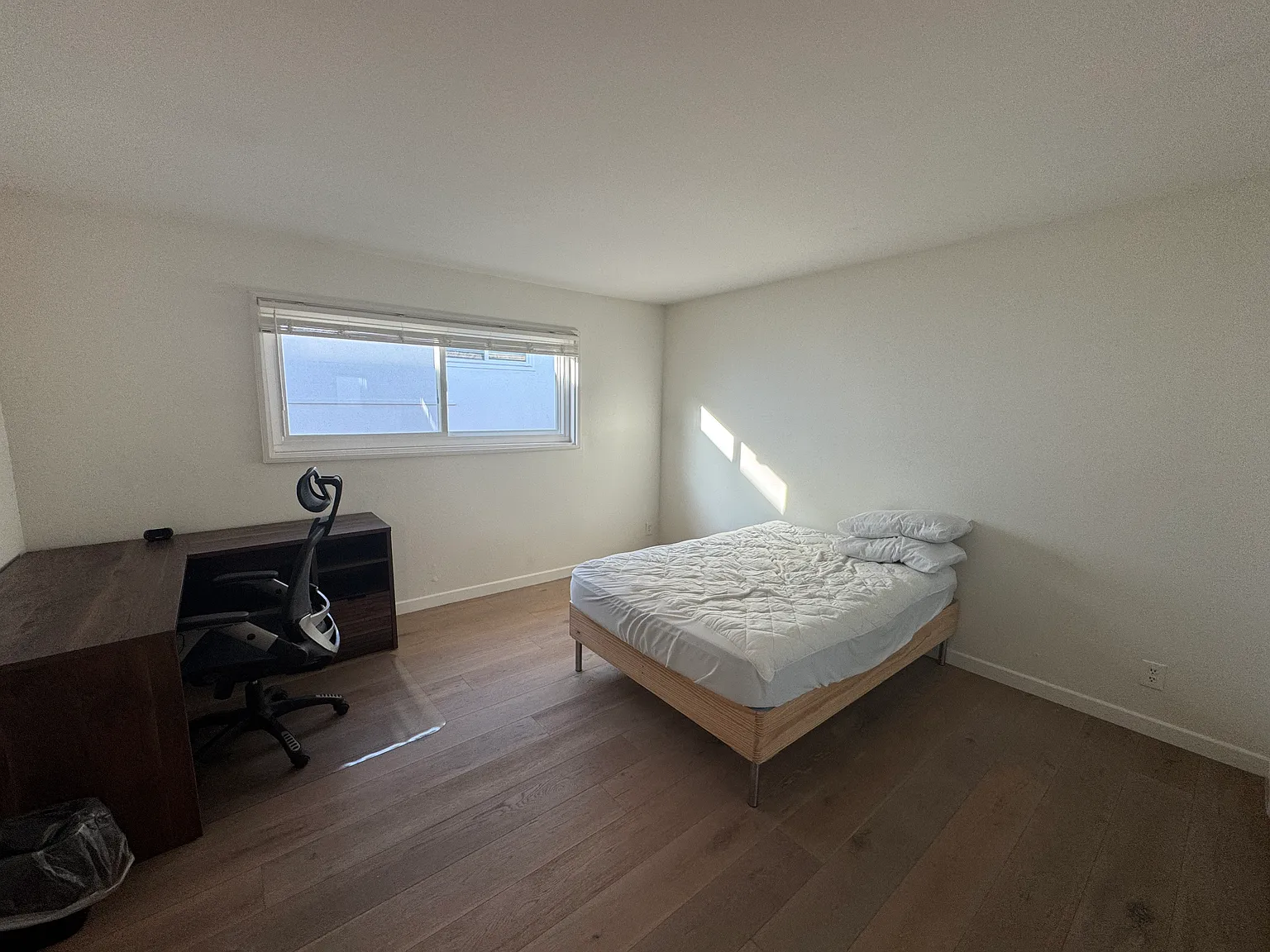 4 bed, 2.5 bath, 2300 sqft, $1,700 — Photo 1