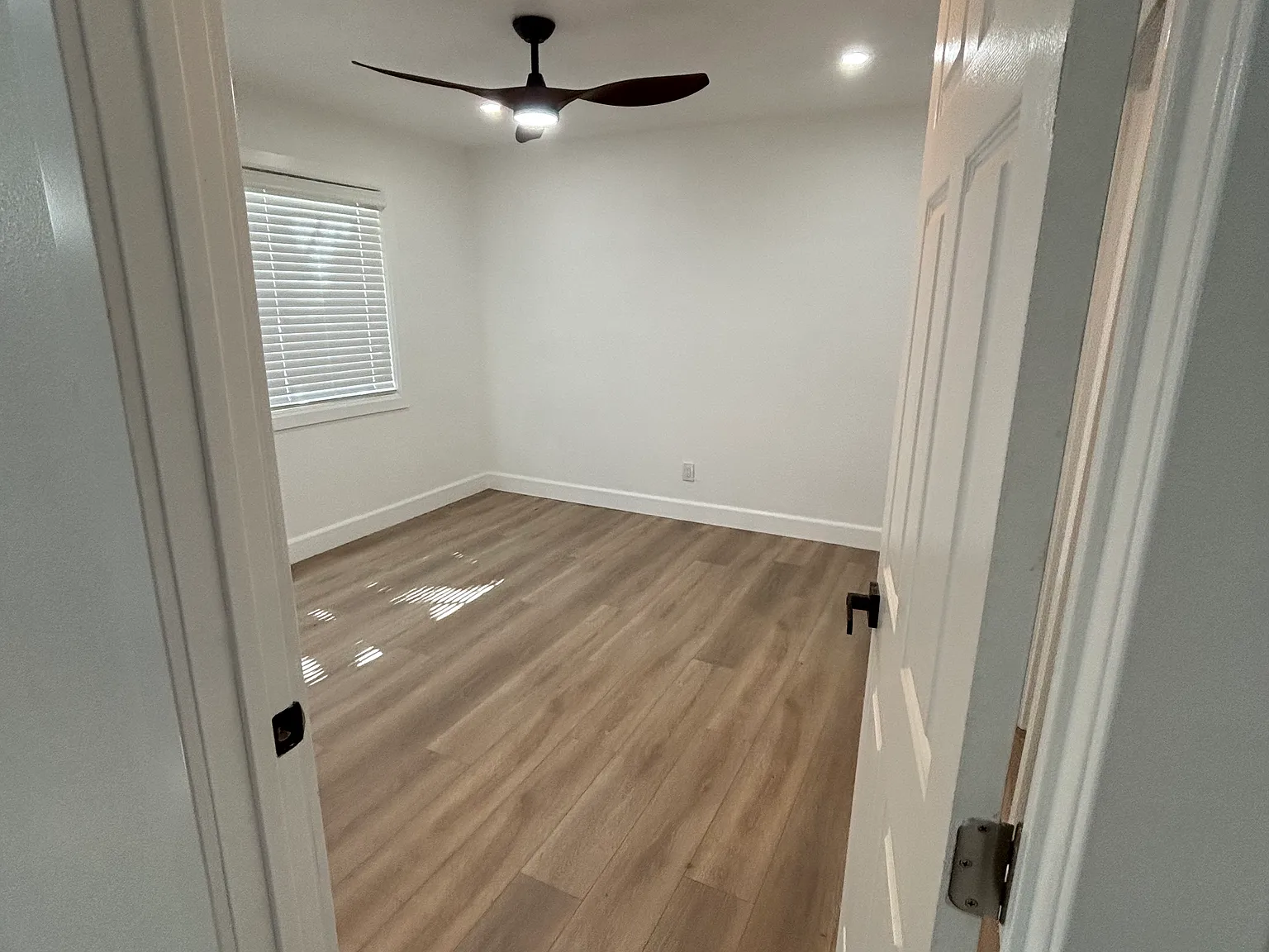 3 bed, 1040 sqft, $4,000 — Photo 3