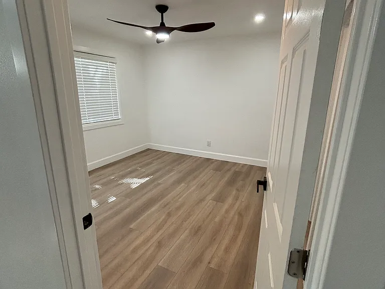 2045 Nolan Ct — Photo 3