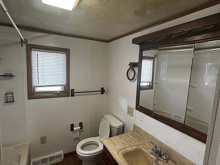 393 Jackson St — Photo 4