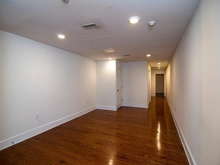 2027 Walnut St — Photo 2