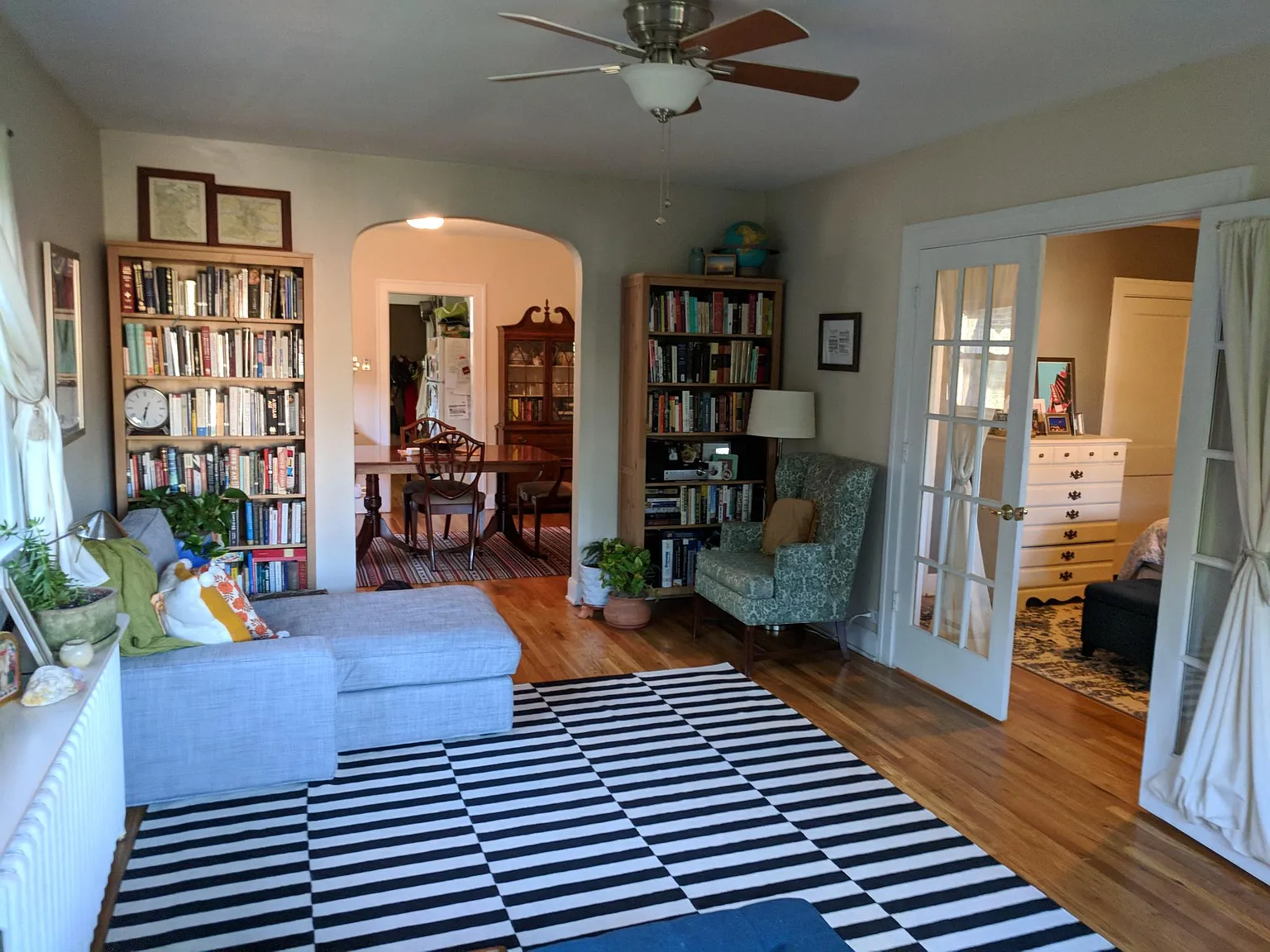 2 bed, 1056 sqft, $2,650 — Photo 2