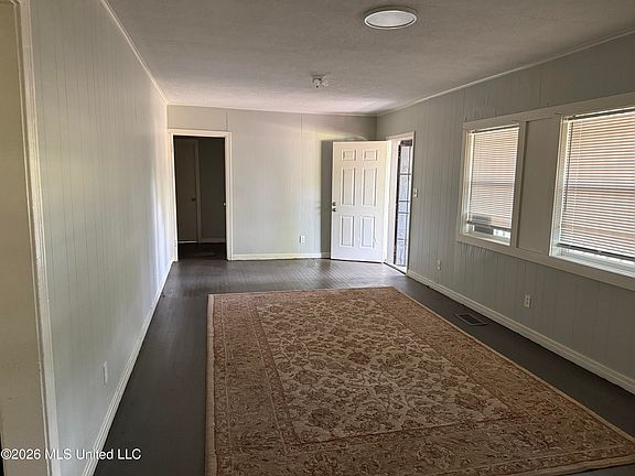 5th image of 2533 Paden St