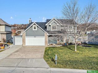 7910 Maui Cir, Papillion, NE 68046