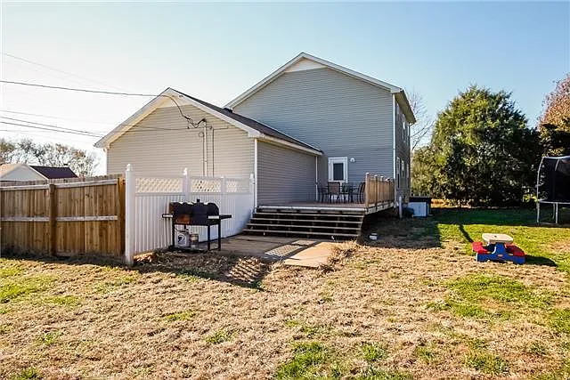 1349 Jenny Ln — Photo 27