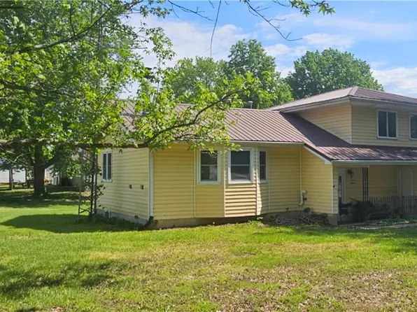 711 Kristi Ln, Urich, MO 64788