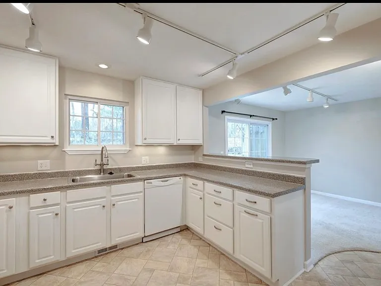 3821 S Cramer Cir — Photo 18