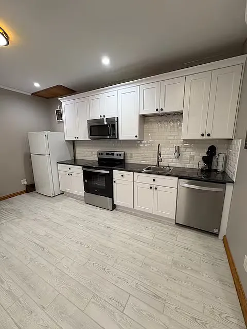 335 North Peachtree Ave - Longterm - 4 — Photo 3