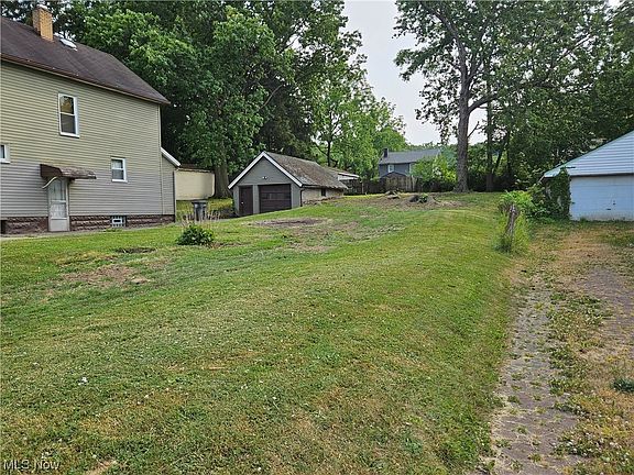 4th image of 3532 Neilson Ave