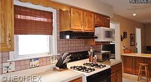 5th image of 165 Kraft St