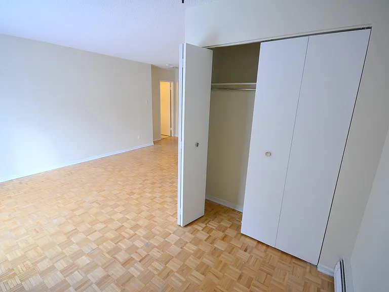 10 Burnside Ave #409 — Photo 17