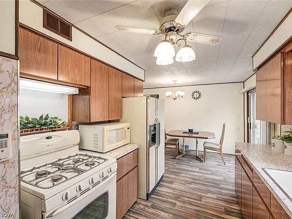 5th image of 1520 W 29th St