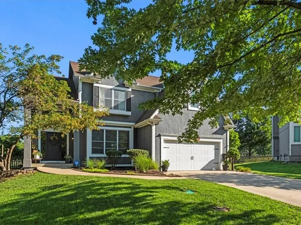 12718 Flint Ln, Overland Park, KS 66213