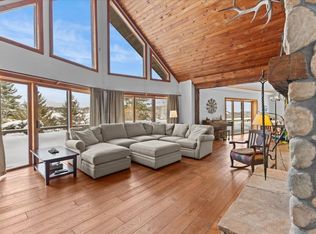 151 Rudys Ln, Stowe, VT 05672