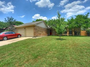 2340 Norwich Ln, Grand Prairie, TX 75052