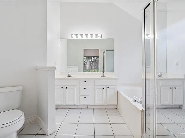 1013 N 47th St — Photo 12