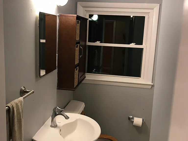1229 Agnese St — Photo 11
